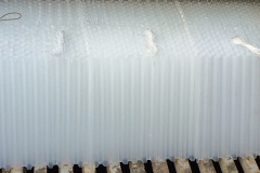 寒冬將至，潔康蜂窩斜管安裝工人再出發(fā)